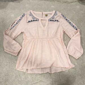 3/$15  True Craft Pink‎ Embroidered Cold Shoulder Bell Sleeve Top